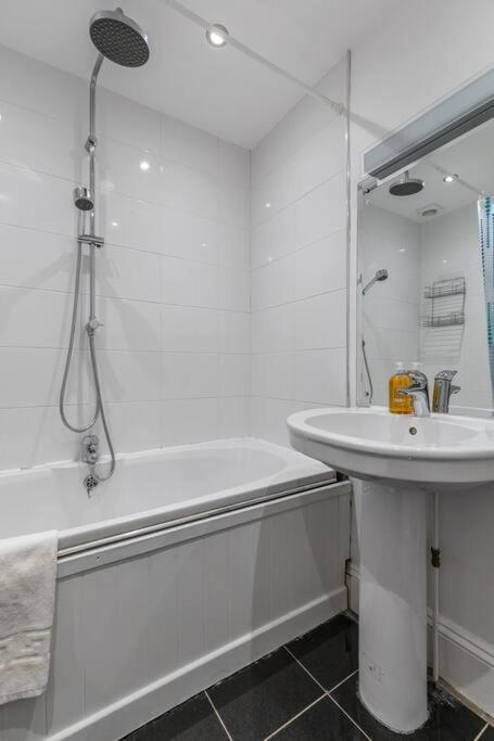 Victorian Flat Close To Station With Large Garden Apartment Brighton Bagian luar foto