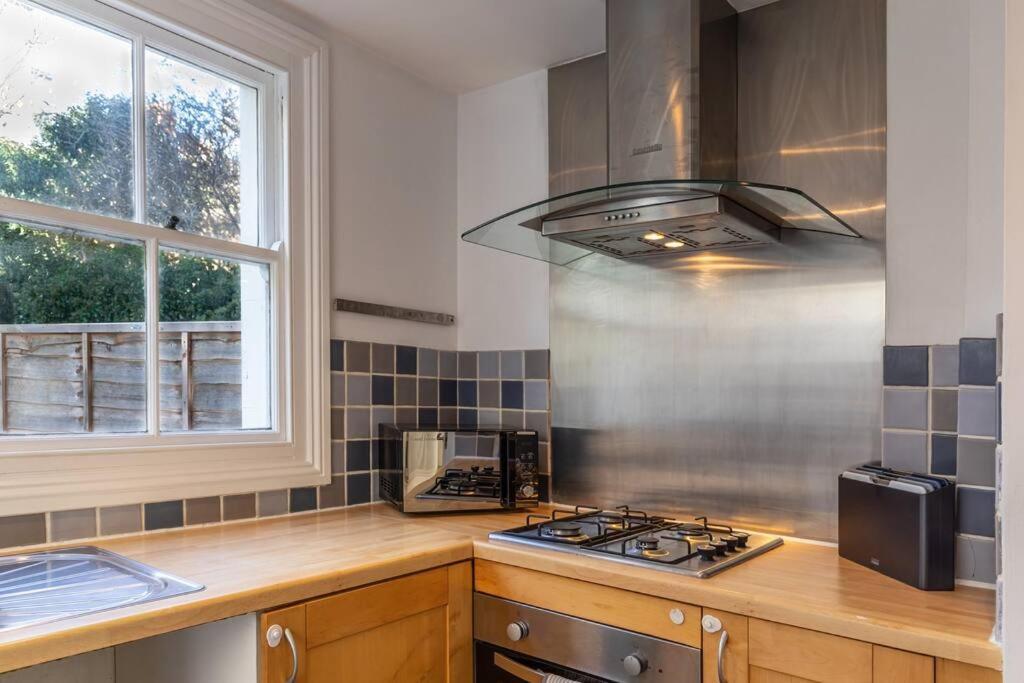 Victorian Flat Close To Station With Large Garden Apartment Brighton Bagian luar foto